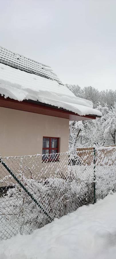 Chata Nad Lazenskym Udolim Luhacovice Exterior photo